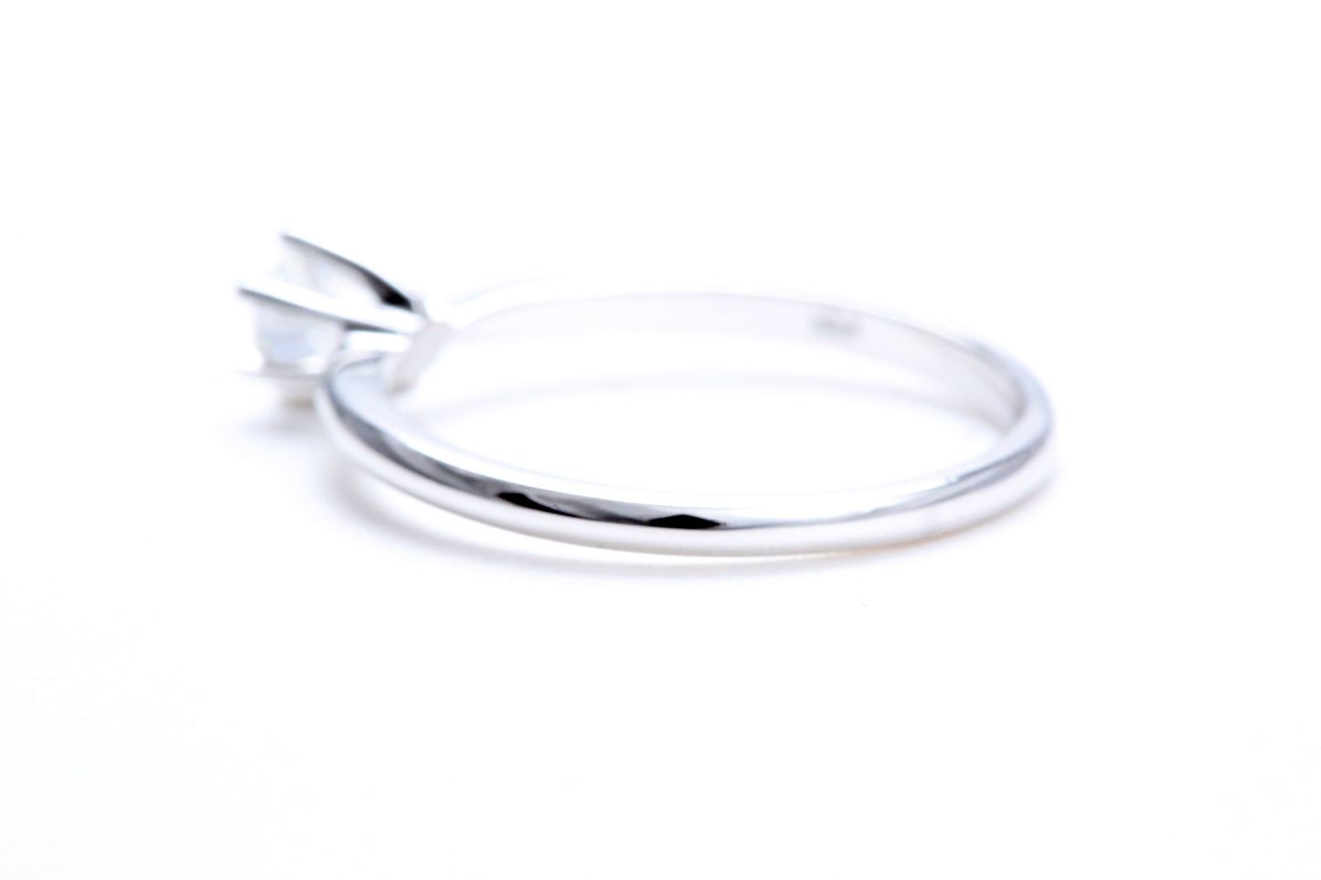 1/4 Carat Solitaire Engagement Ring 18K White Gold