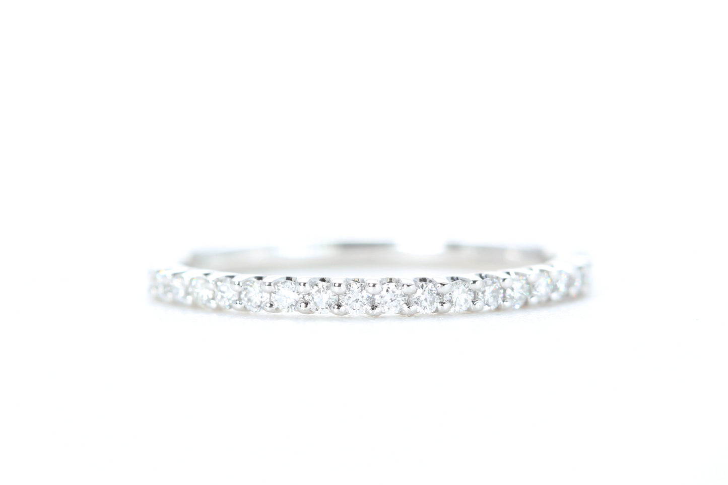 Pavé Diamond Ring 1/4 Carat in Platinum