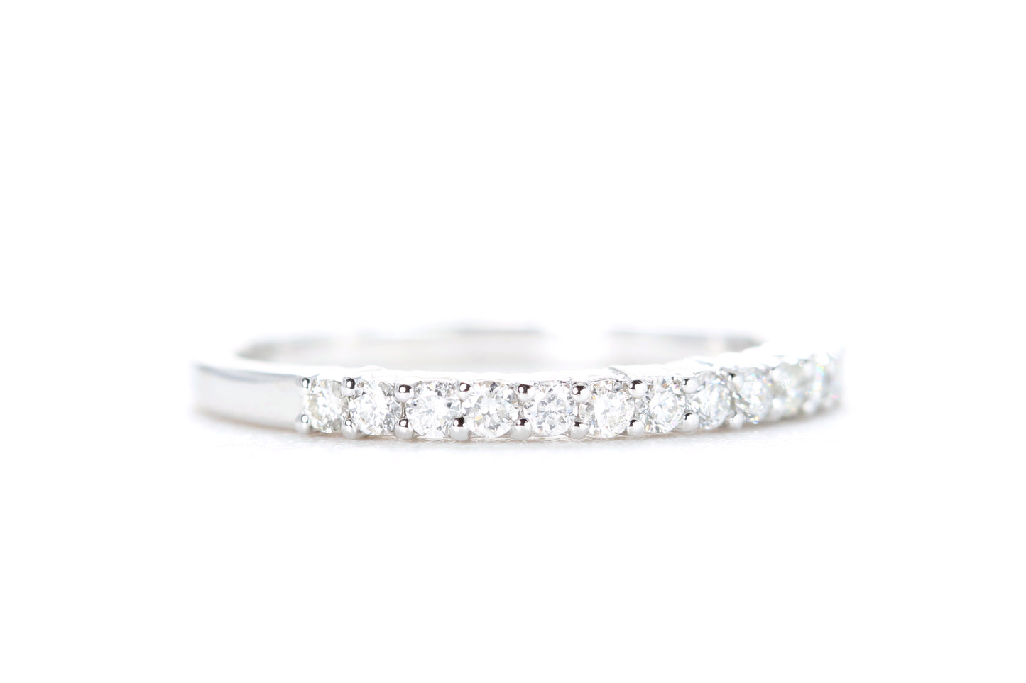 Round Brilliant Diamond Band