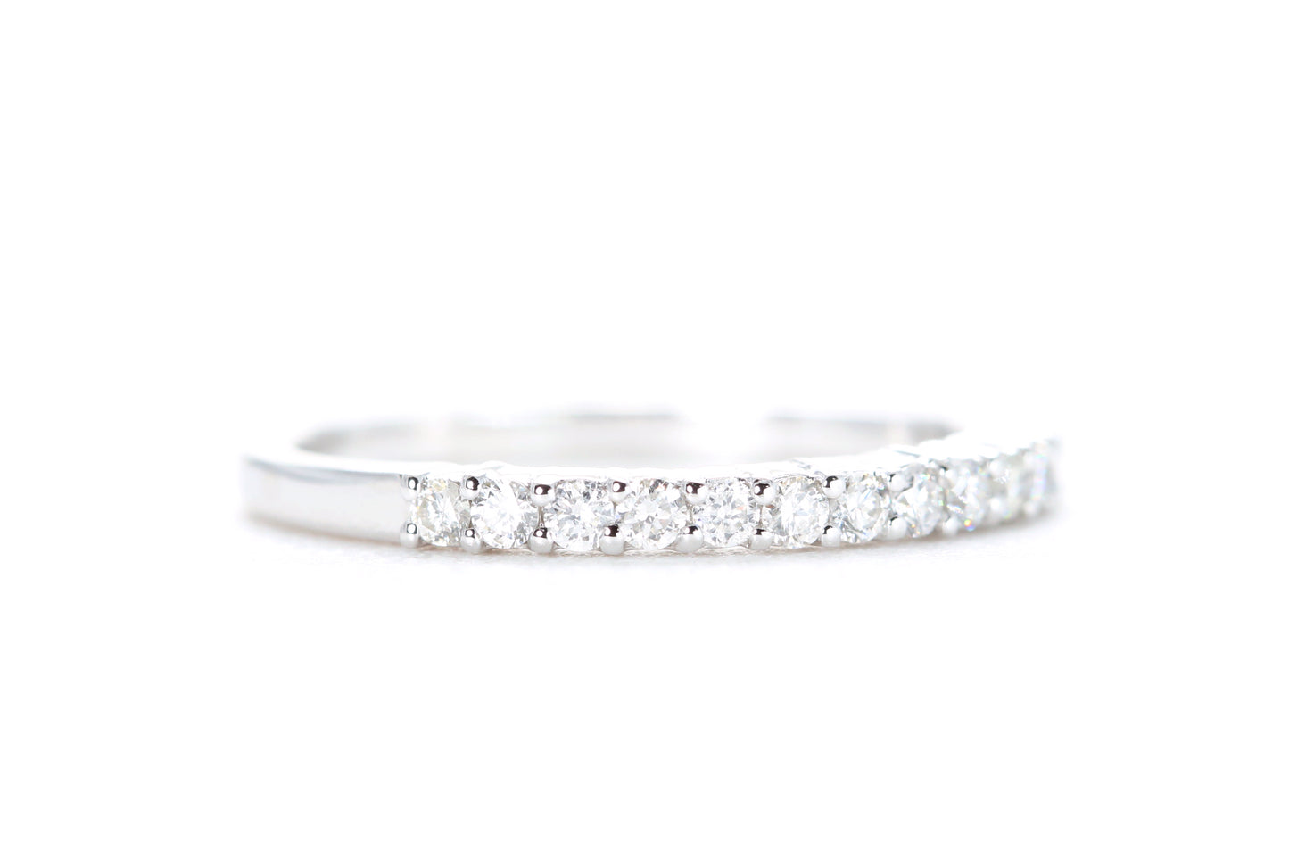 Round Brilliant Diamond Band