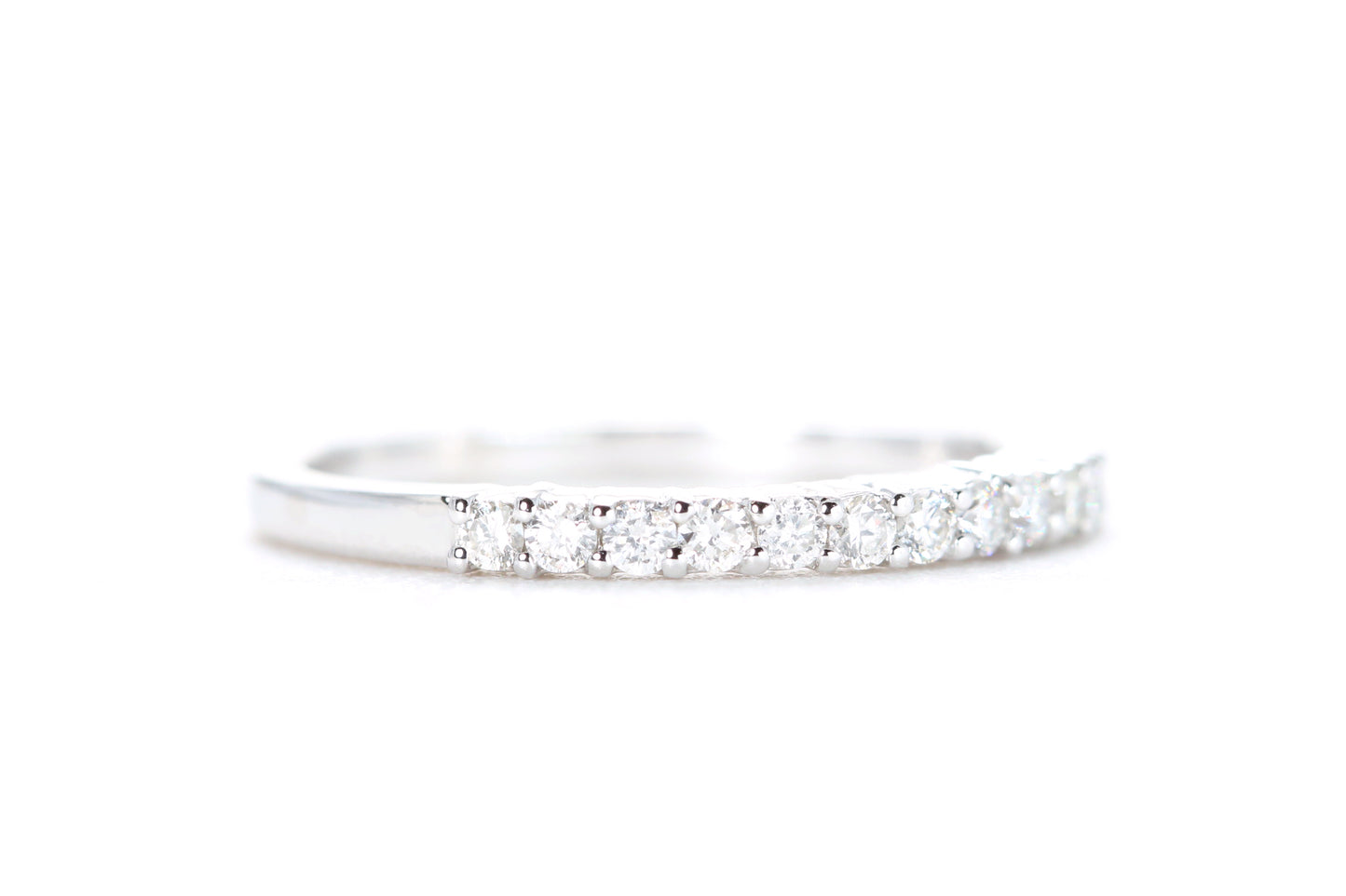 Round Brilliant Diamond Band
