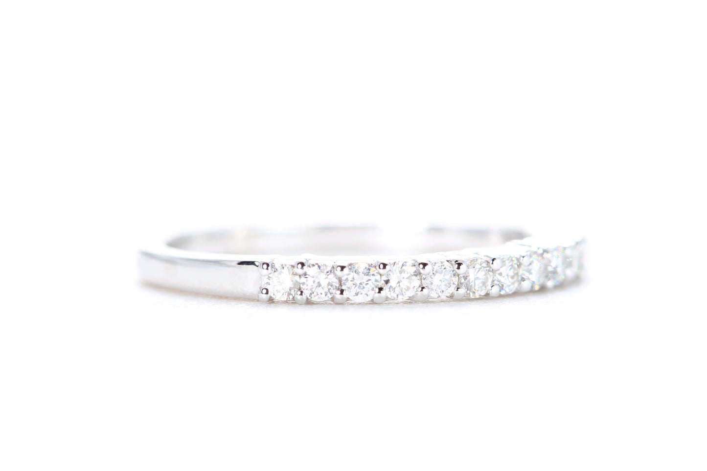 Round Brilliant Diamond Band