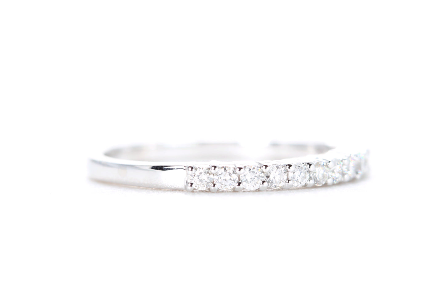 Round Brilliant Diamond Band