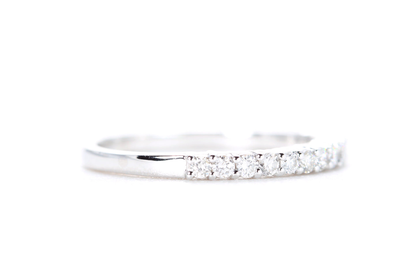 Round Brilliant Diamond Band