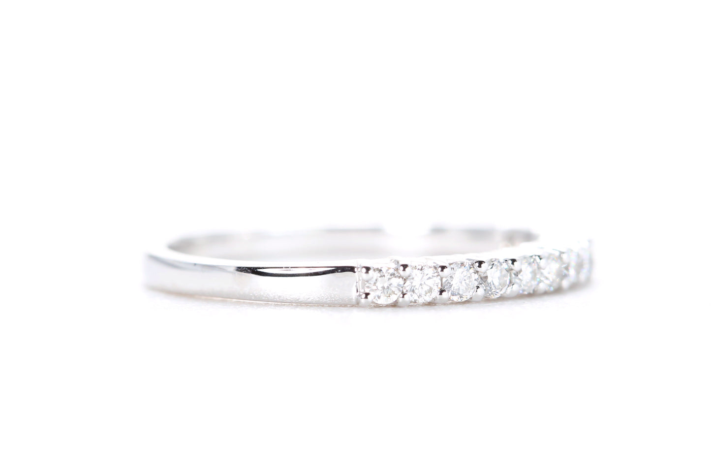 Round Brilliant Diamond Band