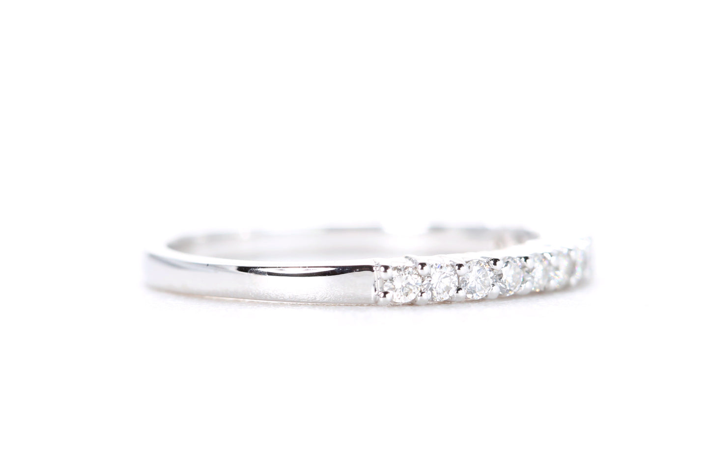 Round Brilliant Diamond Band