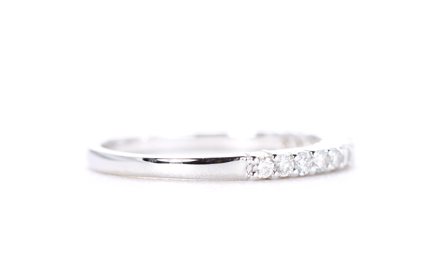 Round Brilliant Diamond Band