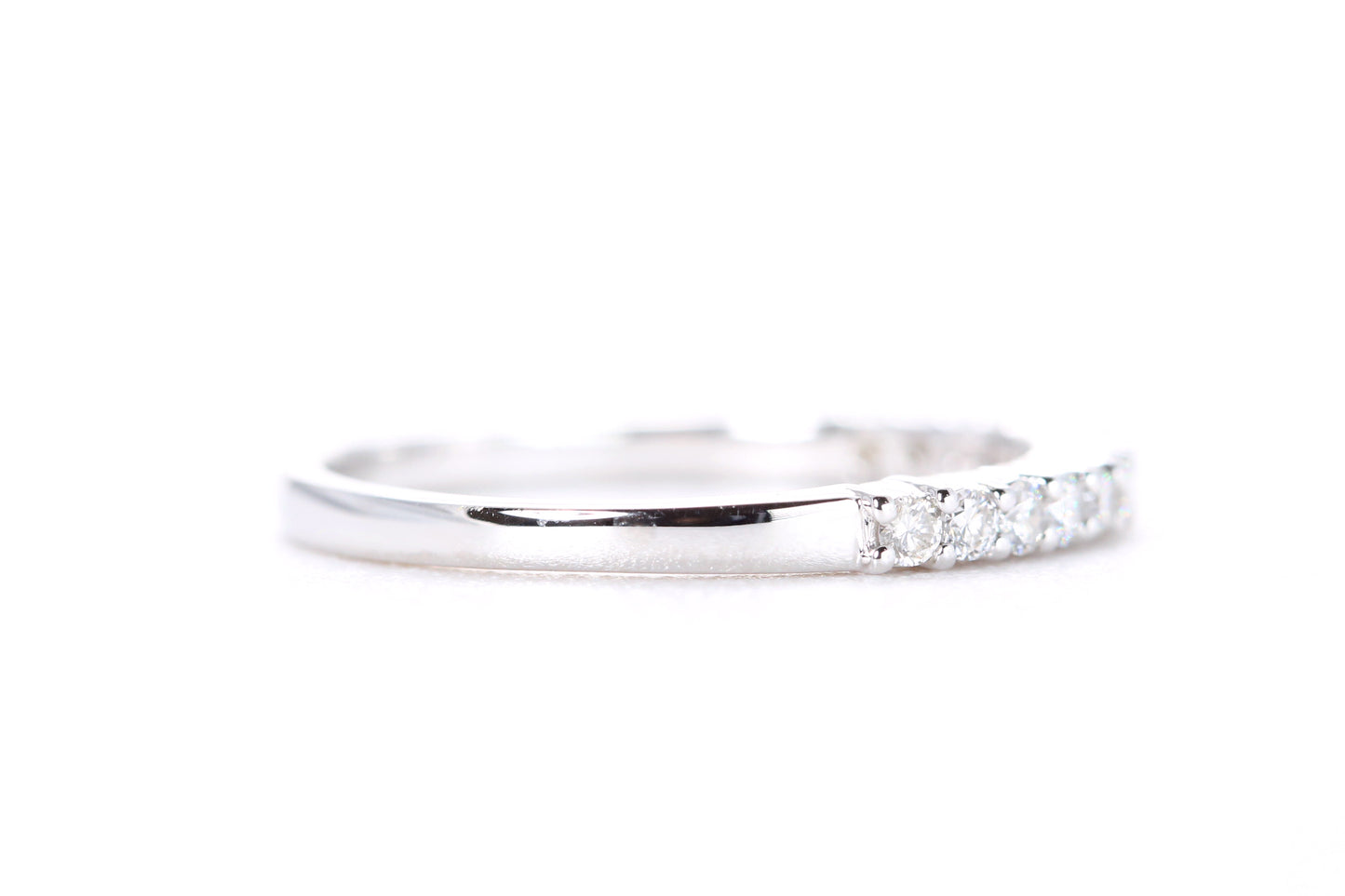 Round Brilliant Diamond Band