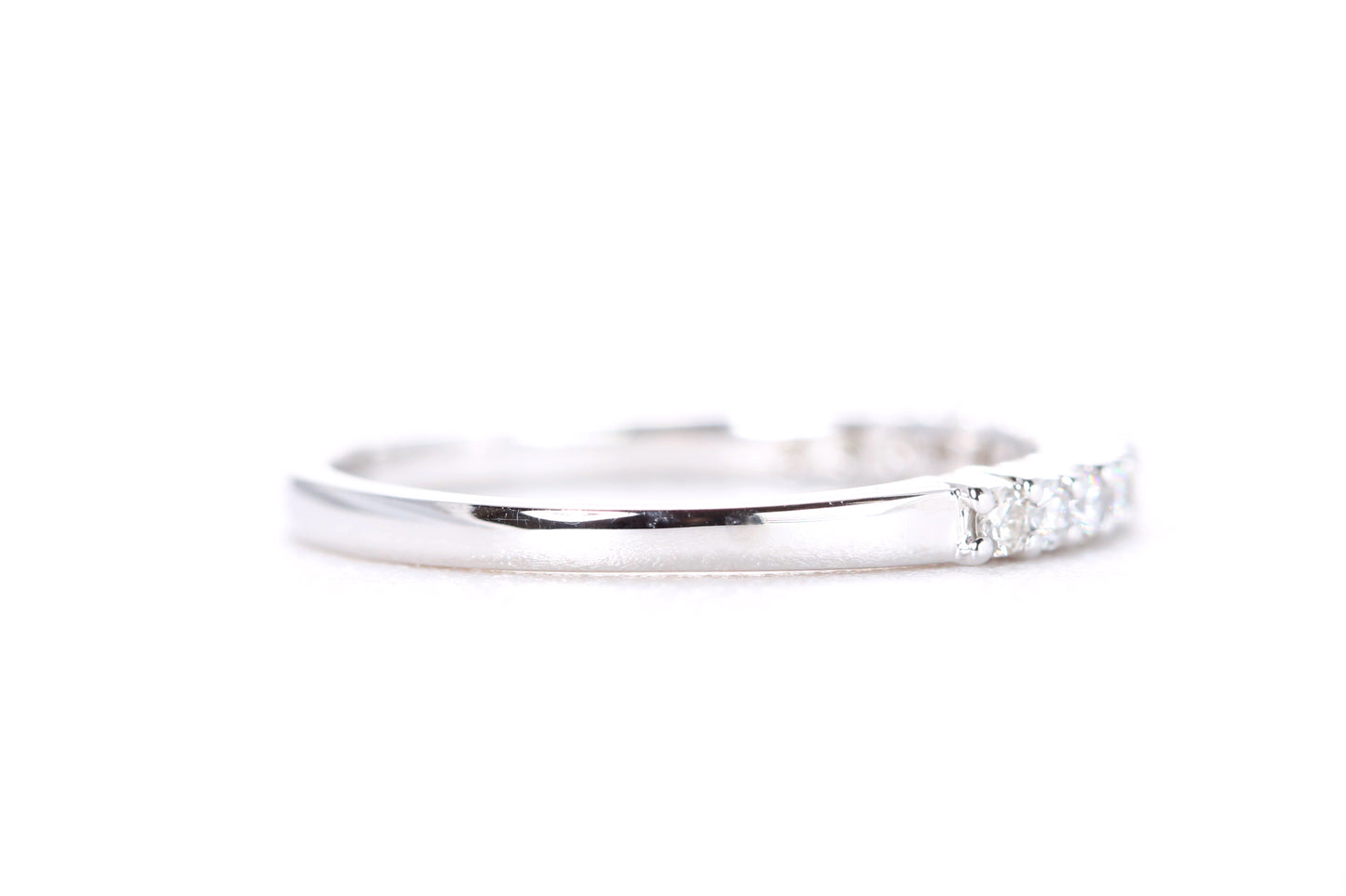 Round Brilliant Diamond Band