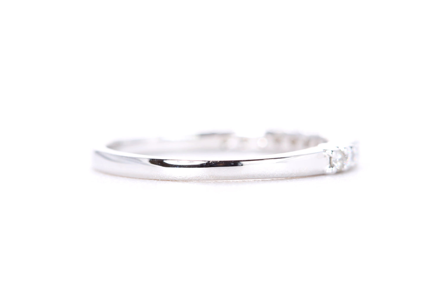 Round Brilliant Diamond Band