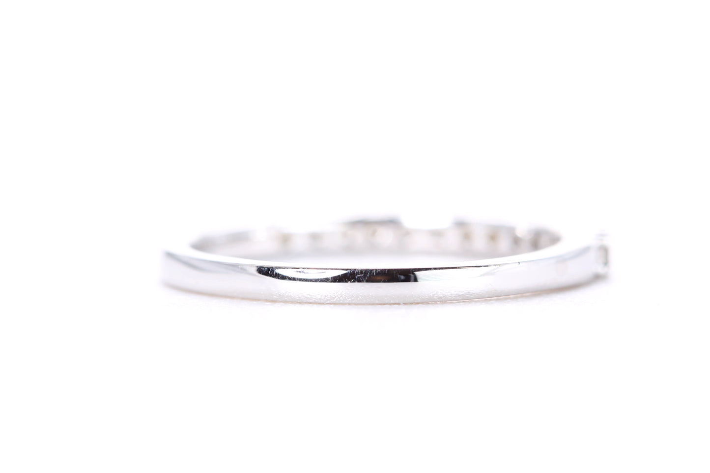 Round Brilliant Diamond Band