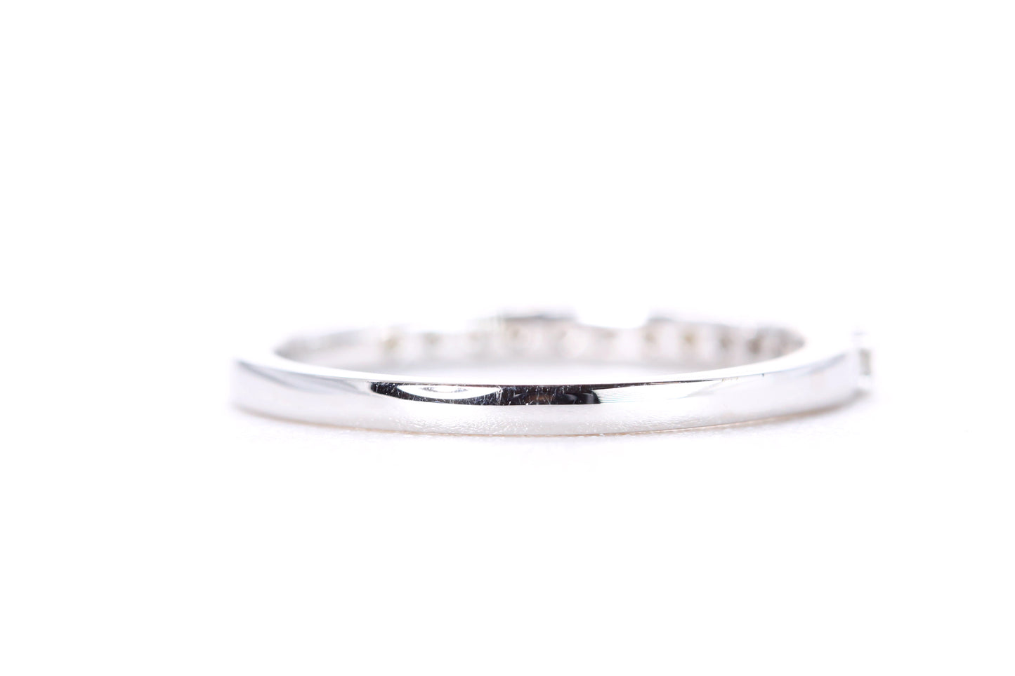 Round Brilliant Diamond Band
