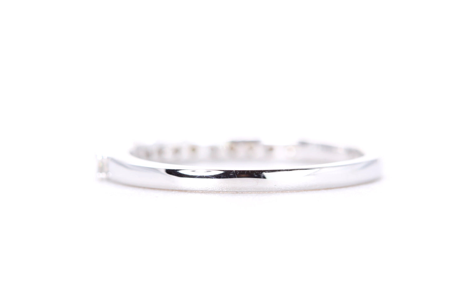 Round Brilliant Diamond Band
