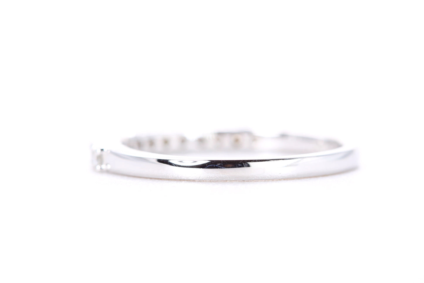Round Brilliant Diamond Band