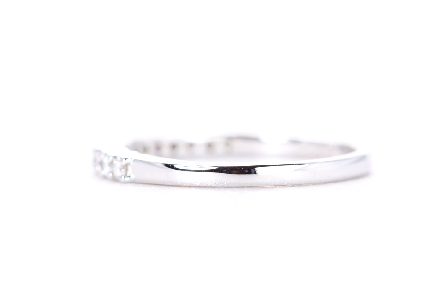 Round Brilliant Diamond Band