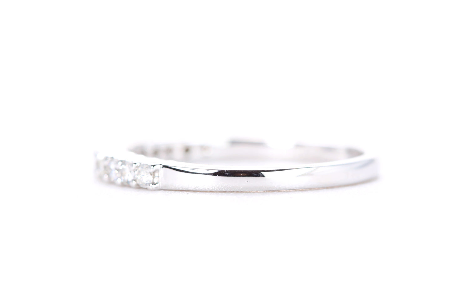 Round Brilliant Diamond Band