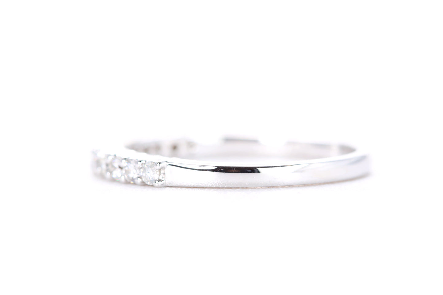 Round Brilliant Diamond Band