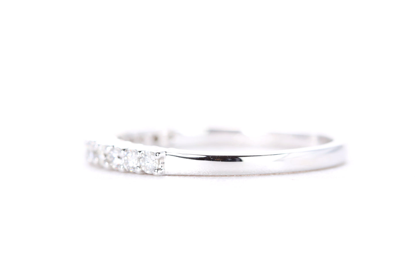Round Brilliant Diamond Band