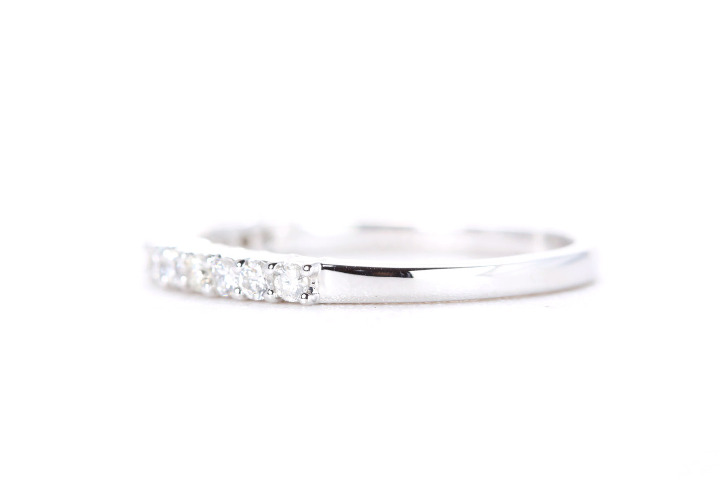 Round Brilliant Diamond Band