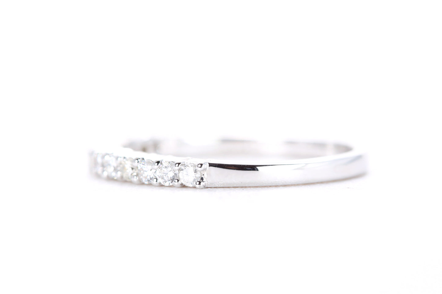 Round Brilliant Diamond Band