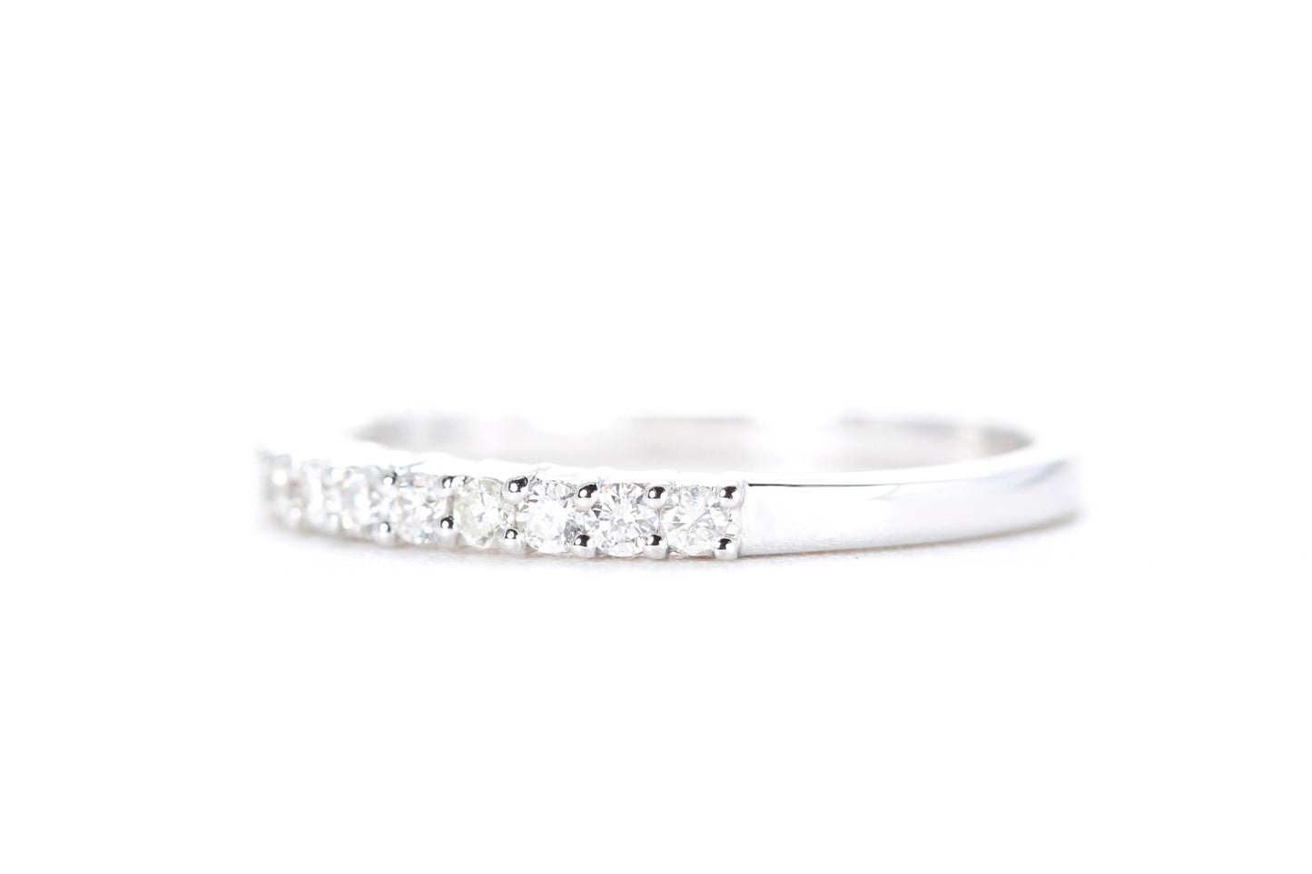 Round Brilliant Diamond Band
