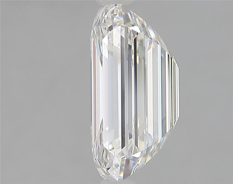 Load image into Gallery viewer, 3.1 Carats EMERALD Diamond
