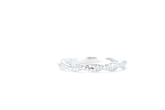 Delicate Twist Diamond Ring