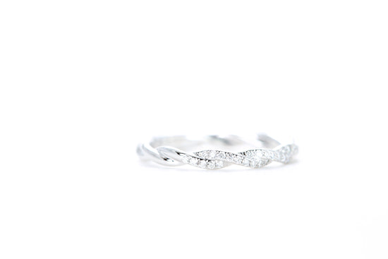 Delicate Twist Diamond Ring