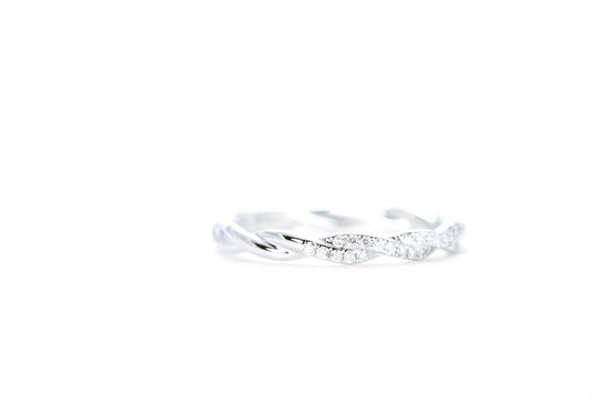 Delicate Twist Diamond Ring