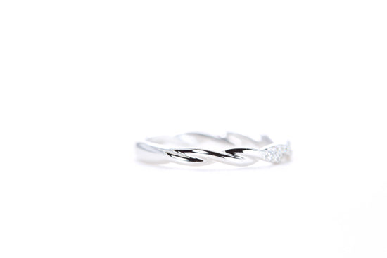 Delicate Twist Diamond Ring