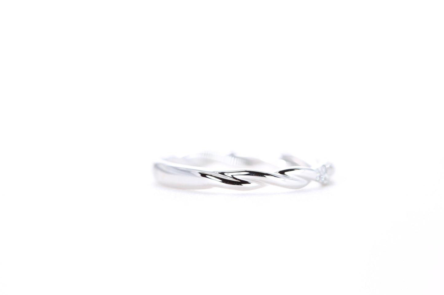 Delicate Twist Diamond Ring