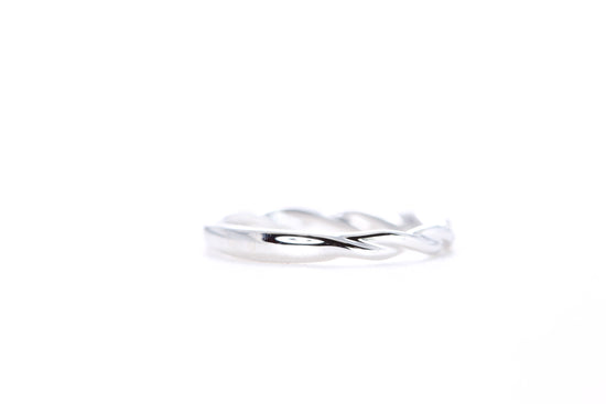 Delicate Twist Diamond Ring