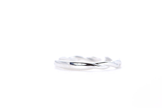 Delicate Twist Diamond Ring