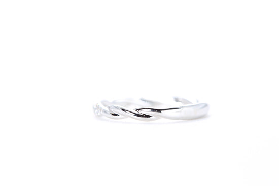 Delicate Twist Diamond Ring