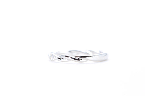 Delicate Twist Diamond Ring