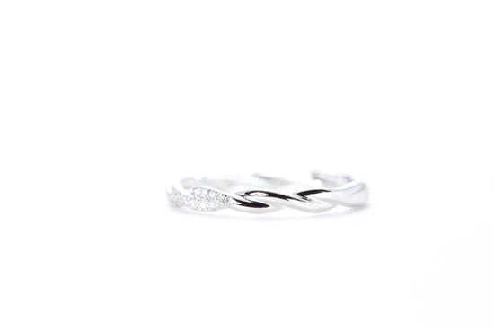 Delicate Twist Diamond Ring