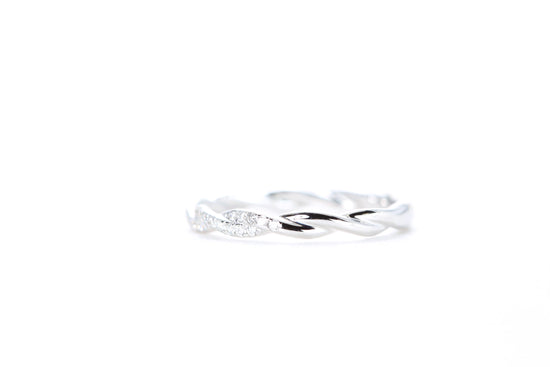 Delicate Twist Diamond Ring