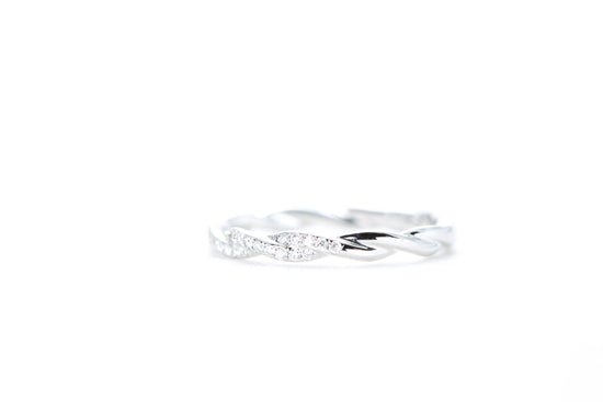 Delicate Twist Diamond Ring