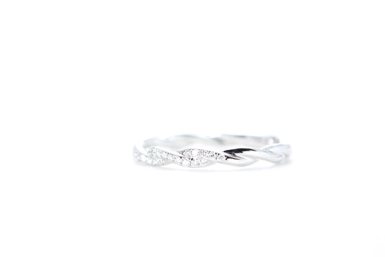 Delicate Twist Diamond Ring