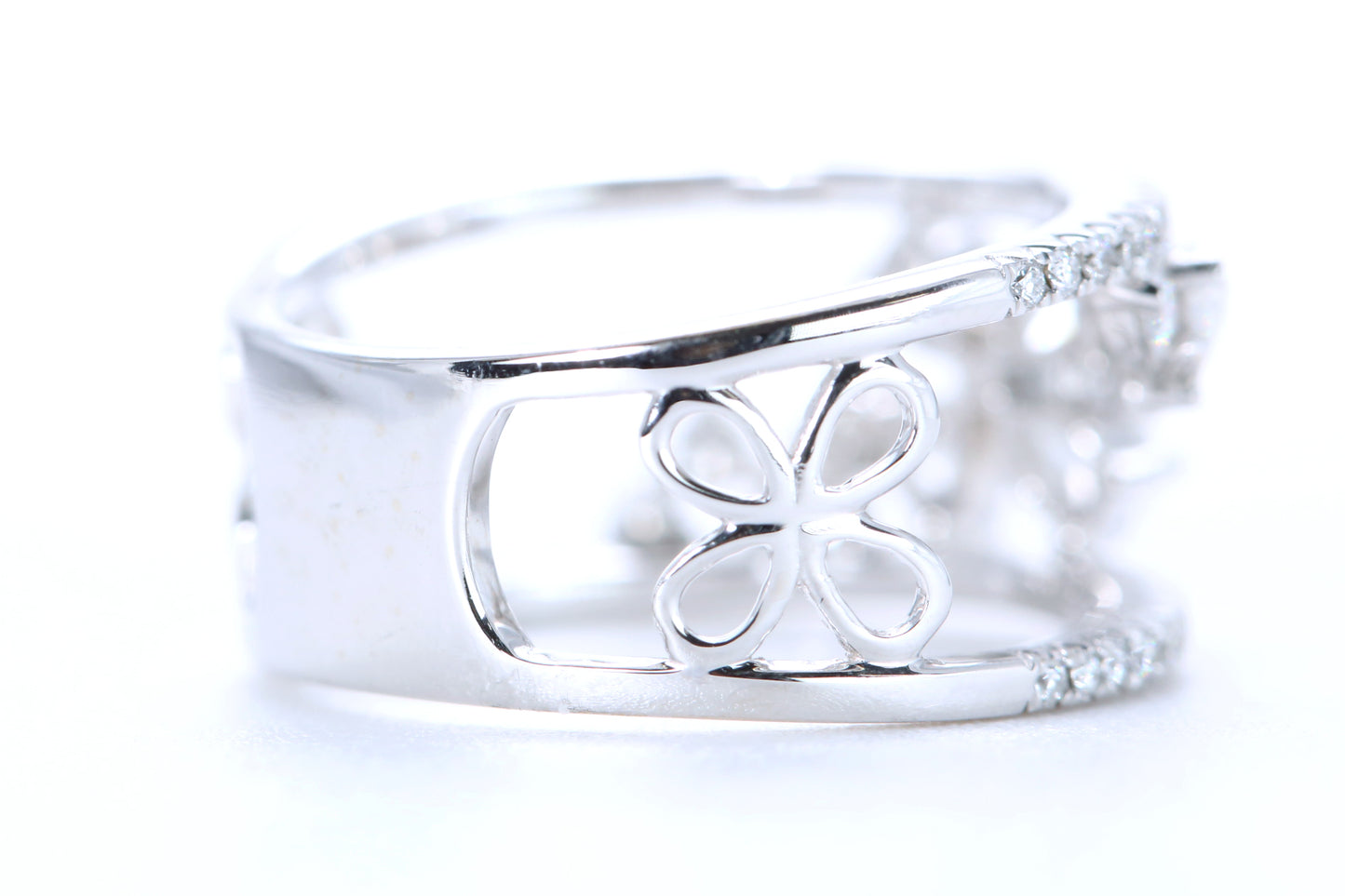 Floral Diamond Ring White Gold