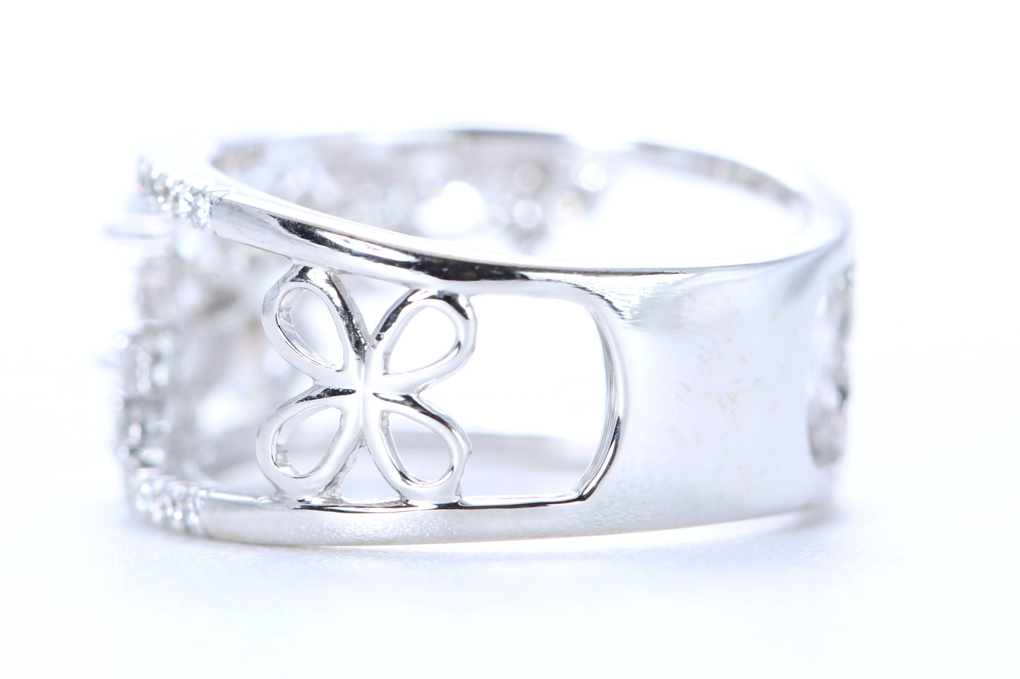 Floral Diamond Ring White Gold