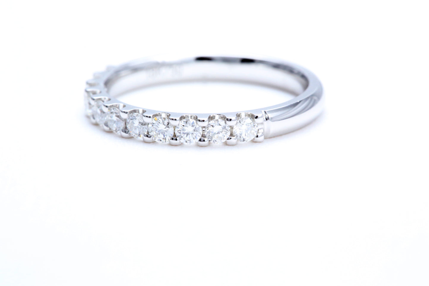 14K 白金極簡主義密釘鑽石戒指，總重量為 1/2 克拉
