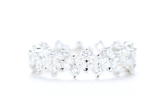 Load image into Gallery viewer, Icicle Diamond Ring
