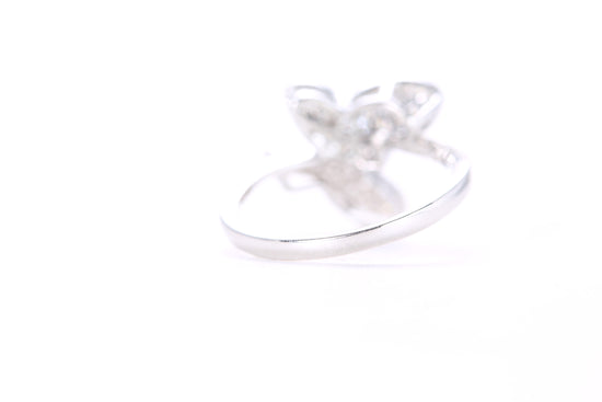 密釘鑽石蝴蝶戒指