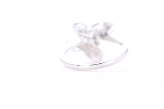 密釘鑽石蝴蝶戒指