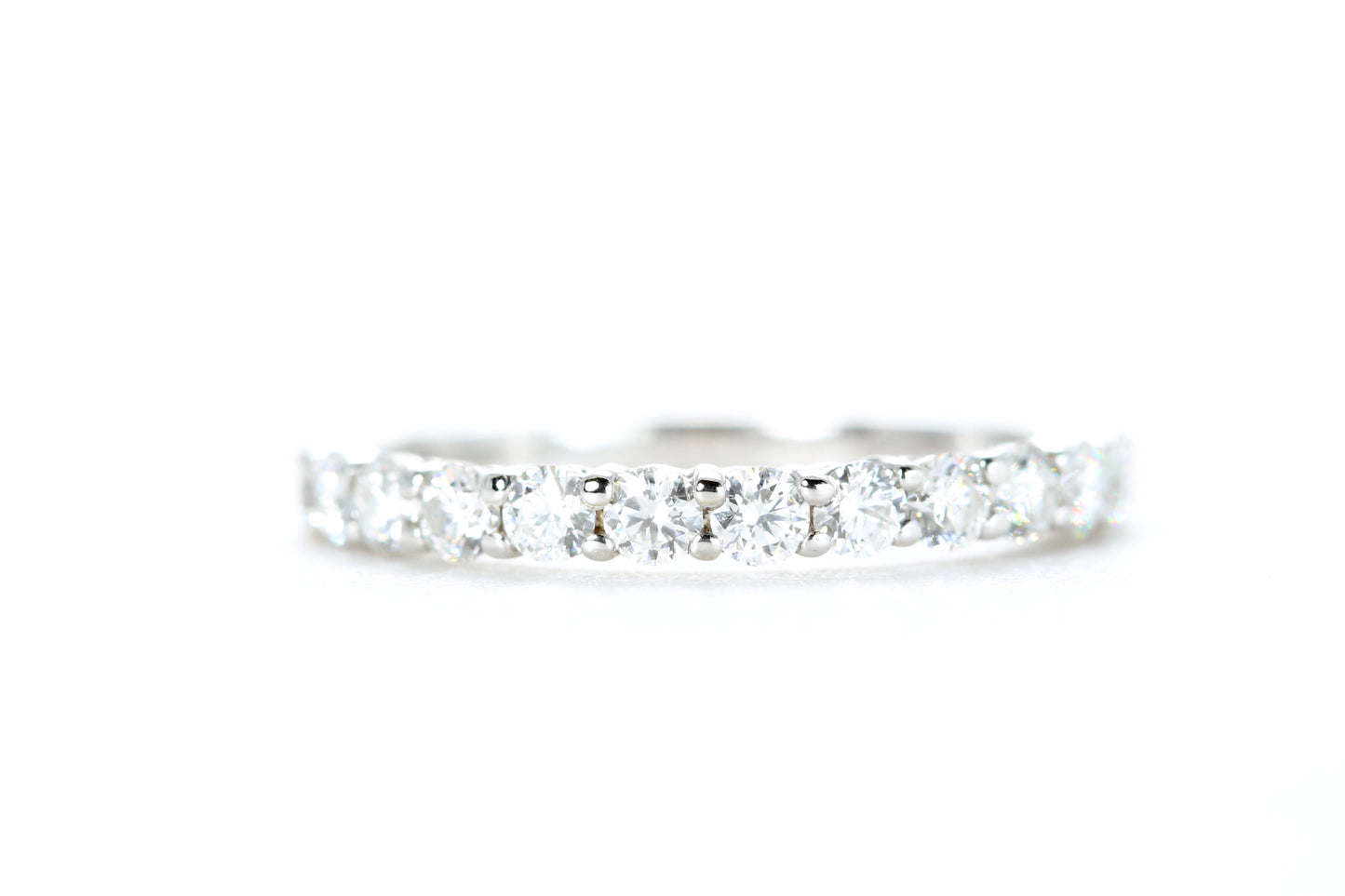 Round Brilliant Cut Diamond Band