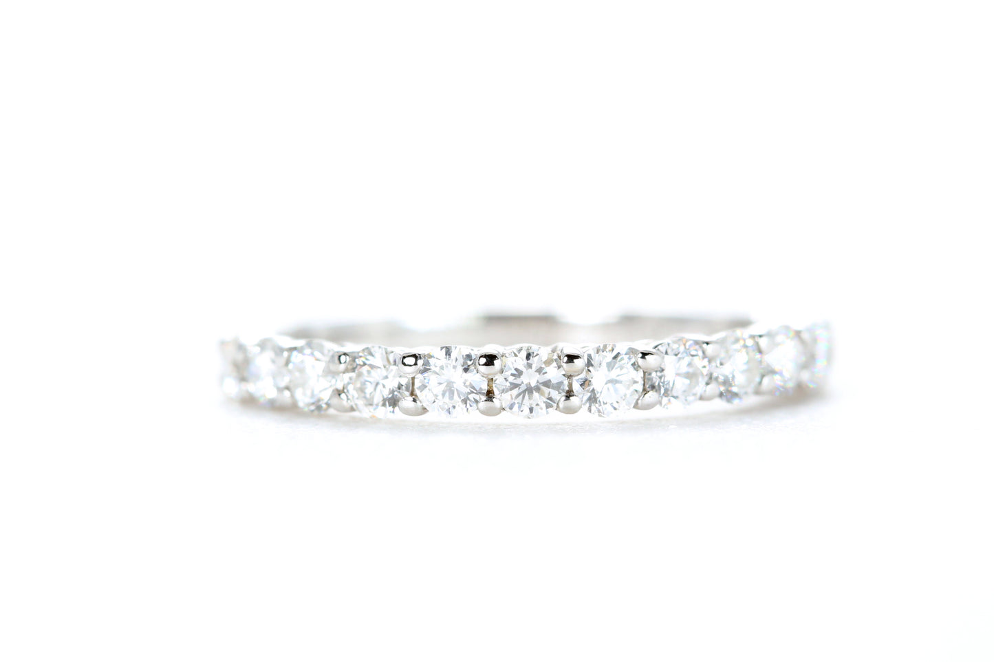 Round Brilliant Cut Diamond Band