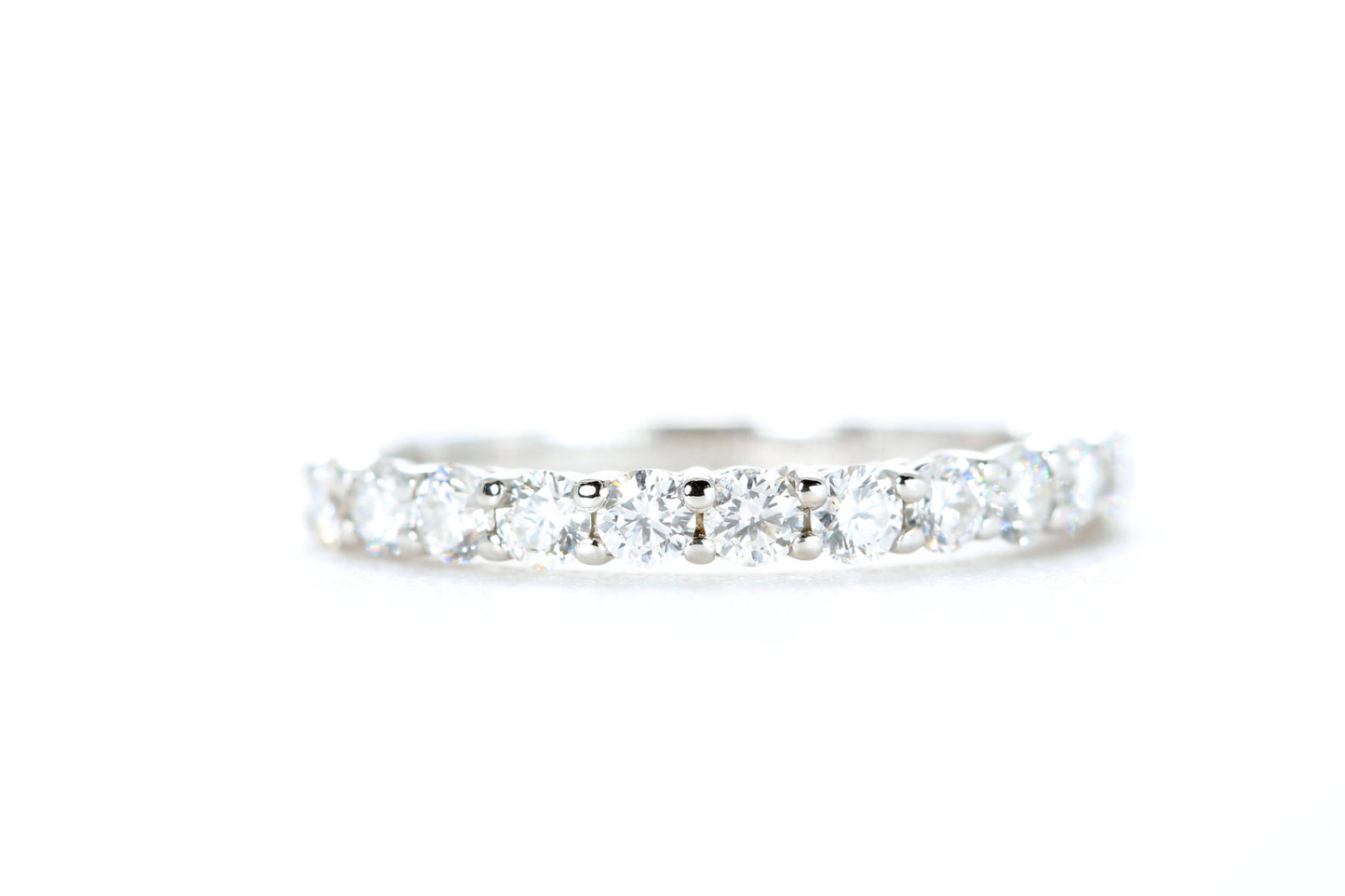 Round Brilliant Cut Diamond Band