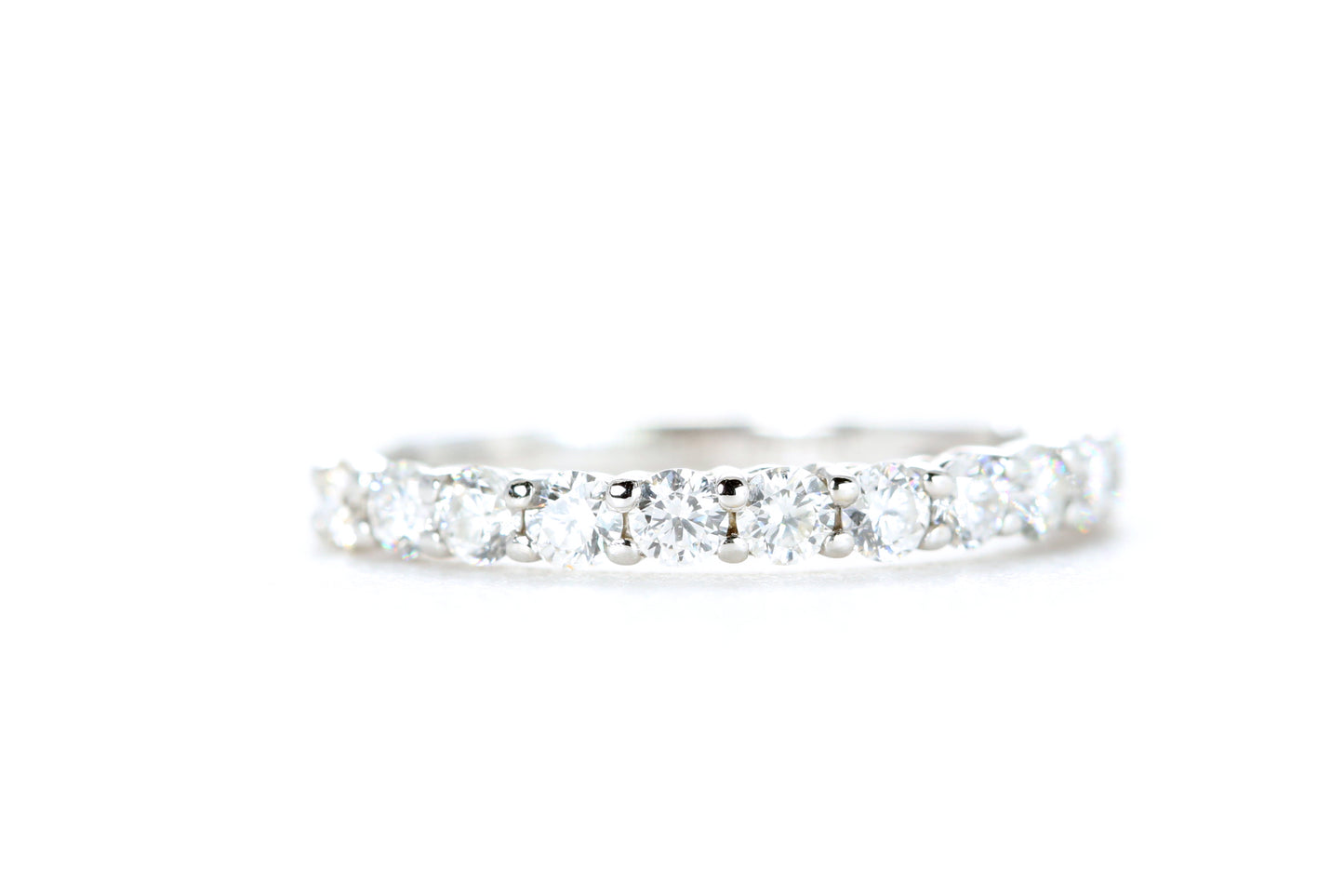 Round Brilliant Cut Diamond Band