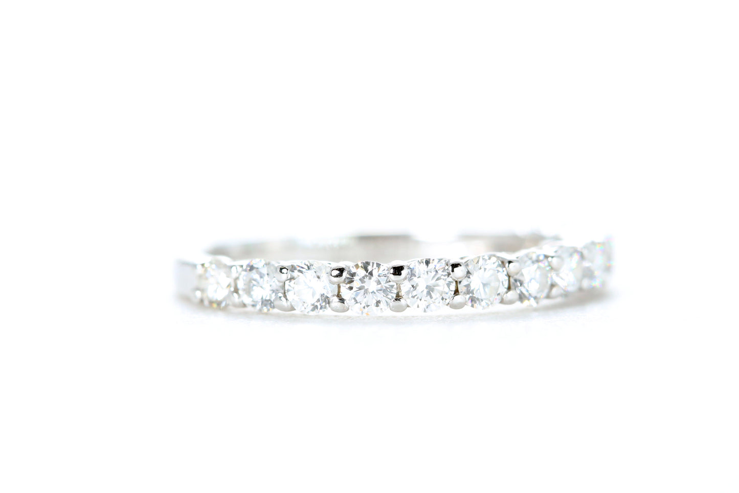 Round Brilliant Cut Diamond Band